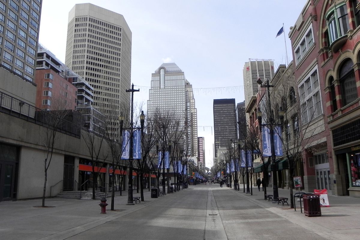 04 Calgary Downtown 8th Avenue